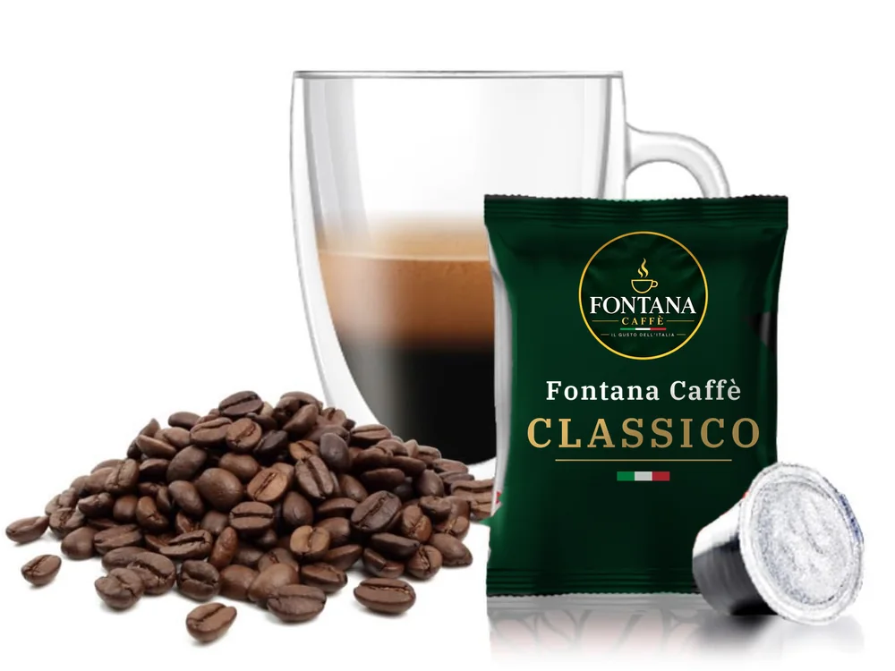Capsula compatibile Nespresso® con bustina Fontana Caffè Classico (verde), bicchiere di espresso e chicchi di caffè